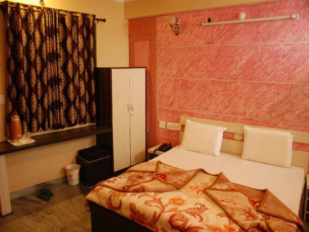 Hotel Kingdom Palace Udaipur Room photo