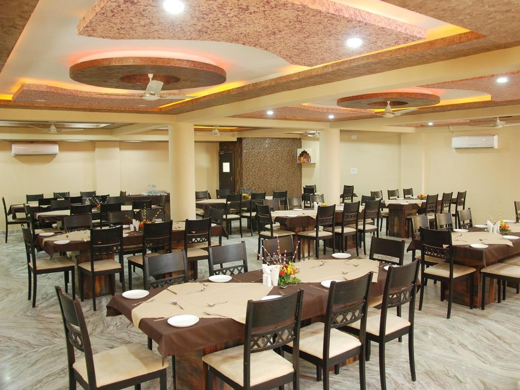 Hotel Kingdom Palace Udaipur Exterior photo